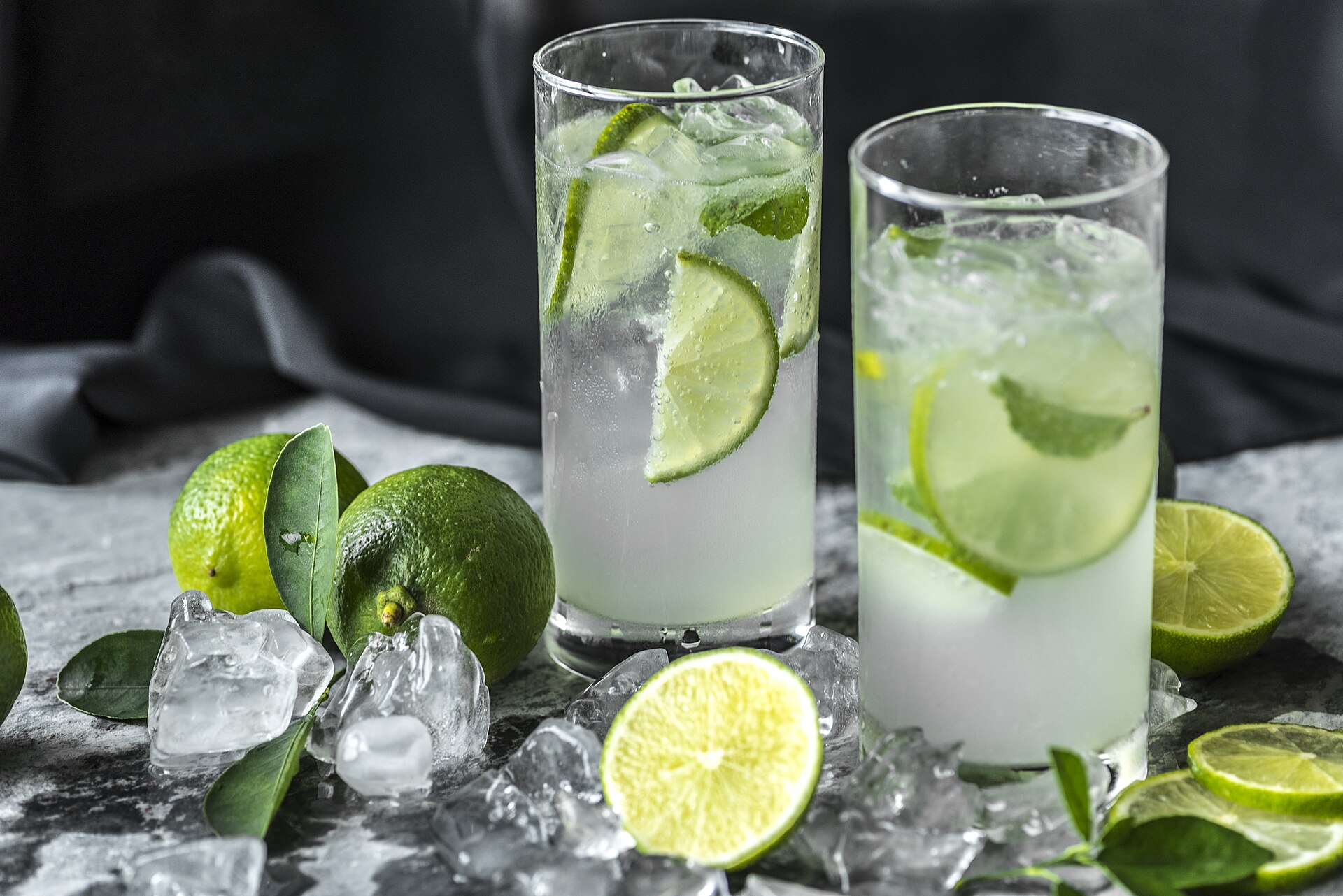 Caipirinha, cóctel brasileño con lima